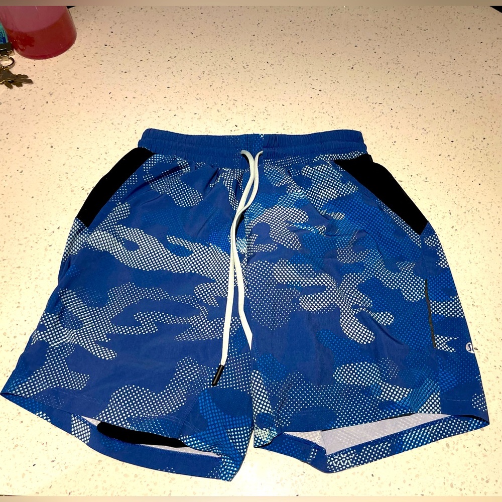 Lulelmon Shorts with compression liner. Like new, size small